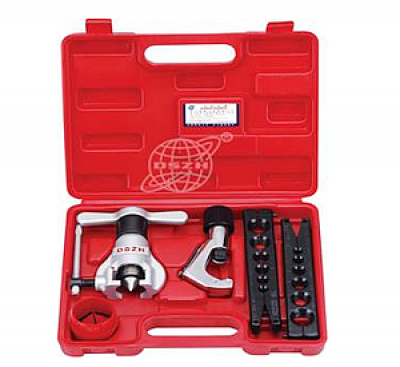 Excentric cone-type flaring tool kit with curtter set